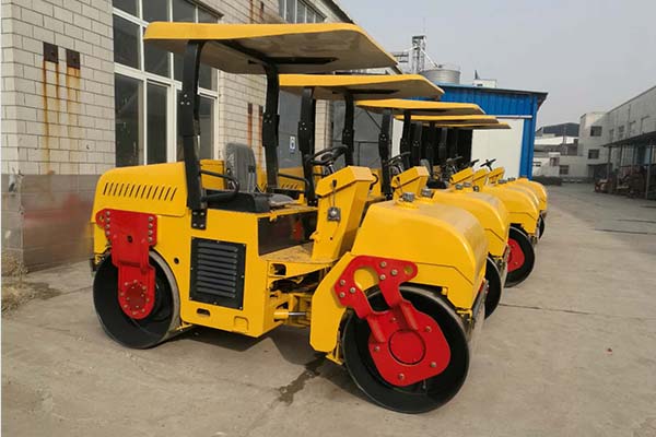 <a href='http://m.yncnc.cn/product/77.html' target='_blank'>振動壓路機</a>