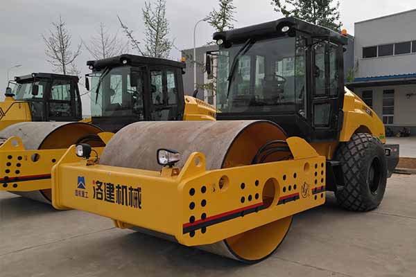 壓路機(jī)